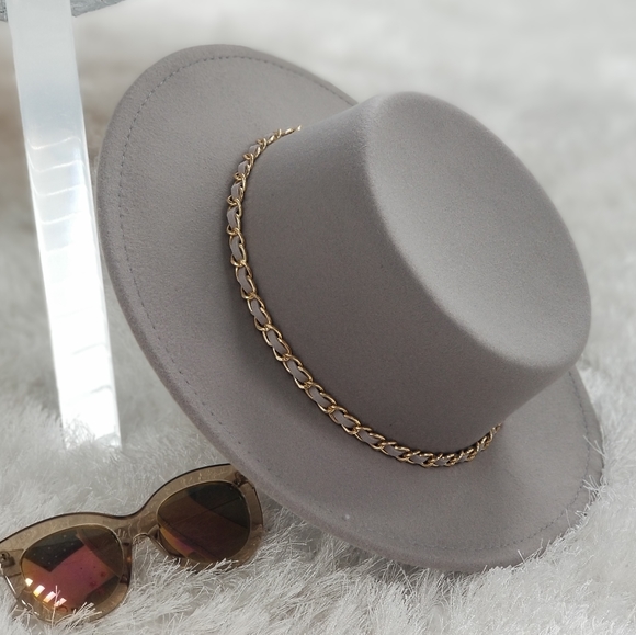 MODA ME COUTURE Accessories - FASHION BRIM HAT W/ CHAIN ACCENT hat